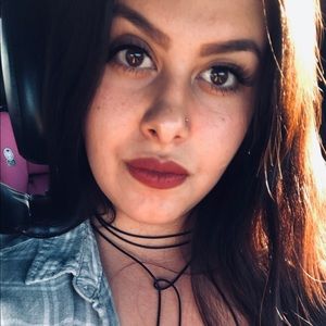 Meet your Posher, Vanessa